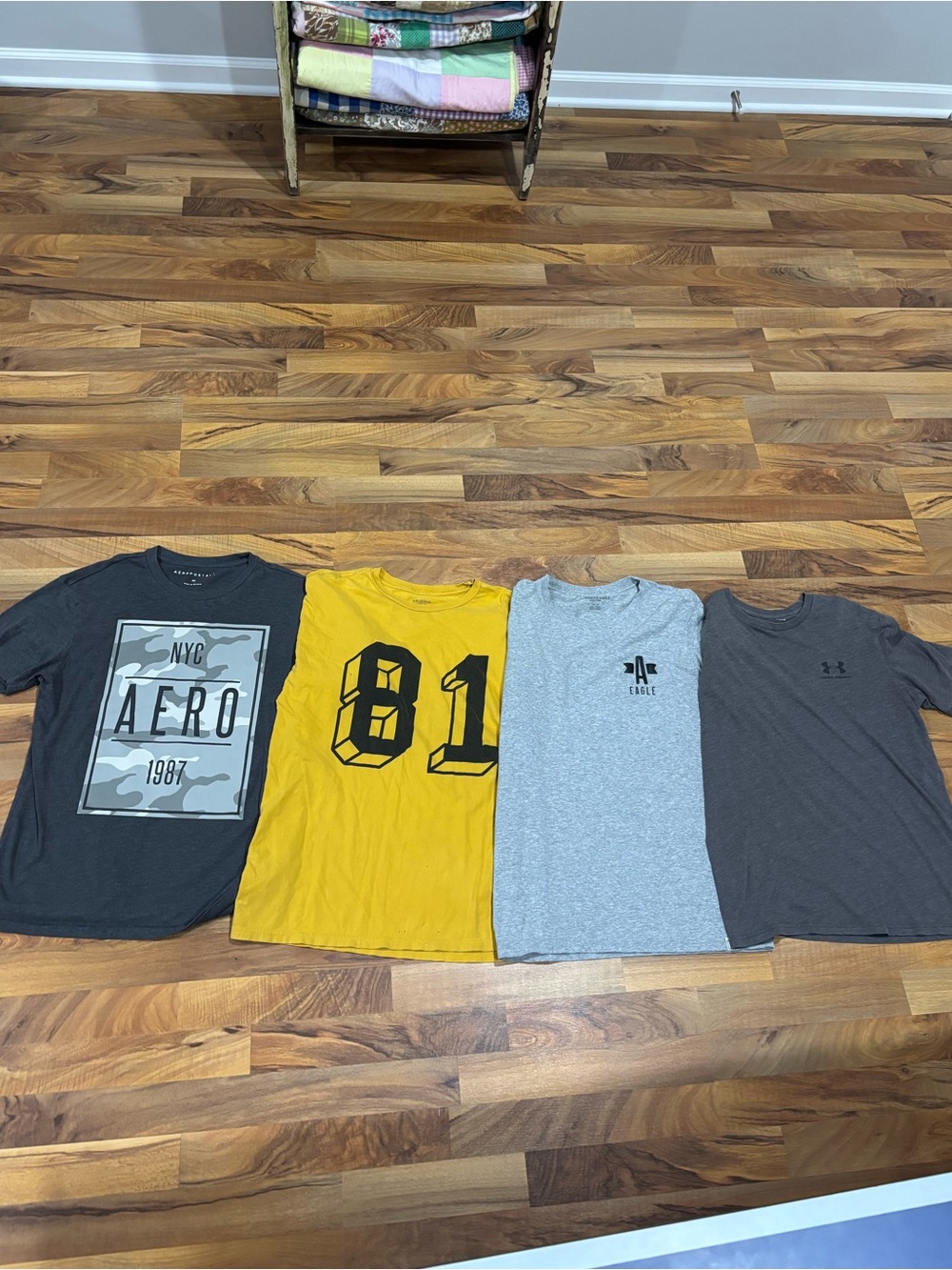 Bundle of 4 vintage men’s graphic tees aero, American eagle, Adidas, Arizona